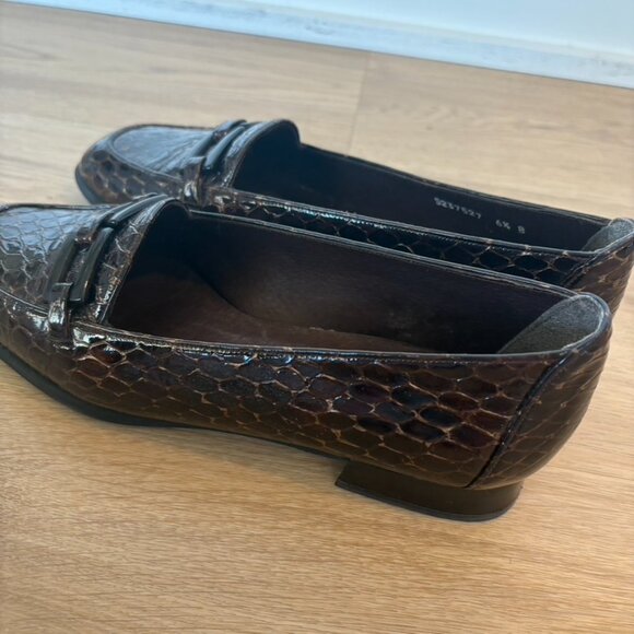 ** Stuart Weitzman Leather Heeled Loafers Brown Black Snake 6.5 - Picture 4 of 9